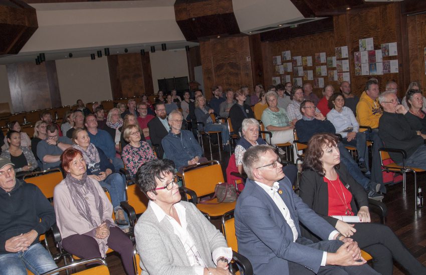 Im Bürgersaal der Gemeinde Großefehn